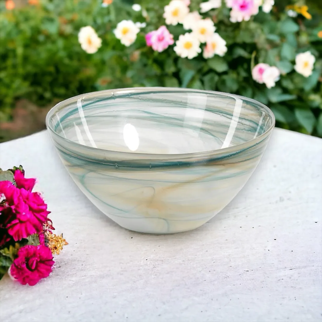 New Without Tags Green Swirl Glass Alabaster Bowl
