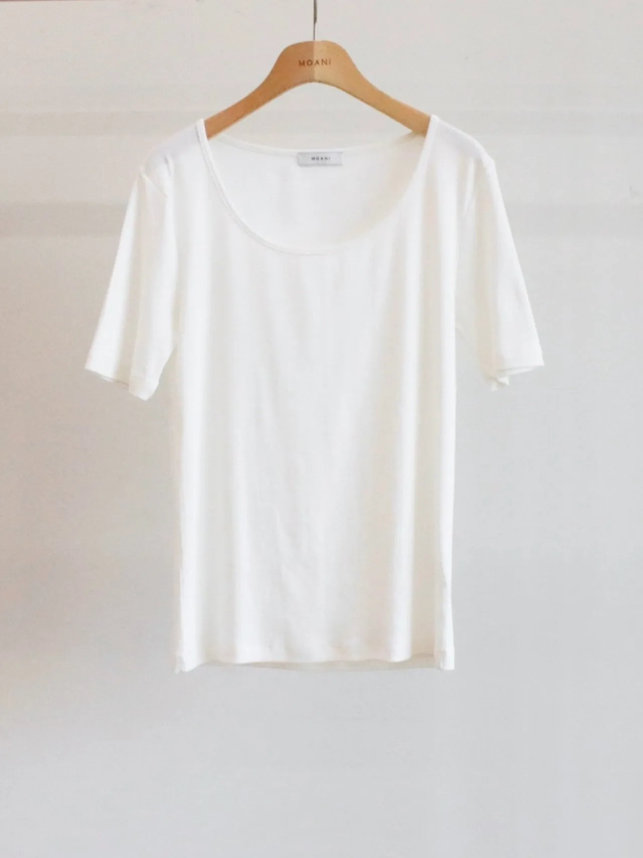 U NECK RIBBED T-SHIRT