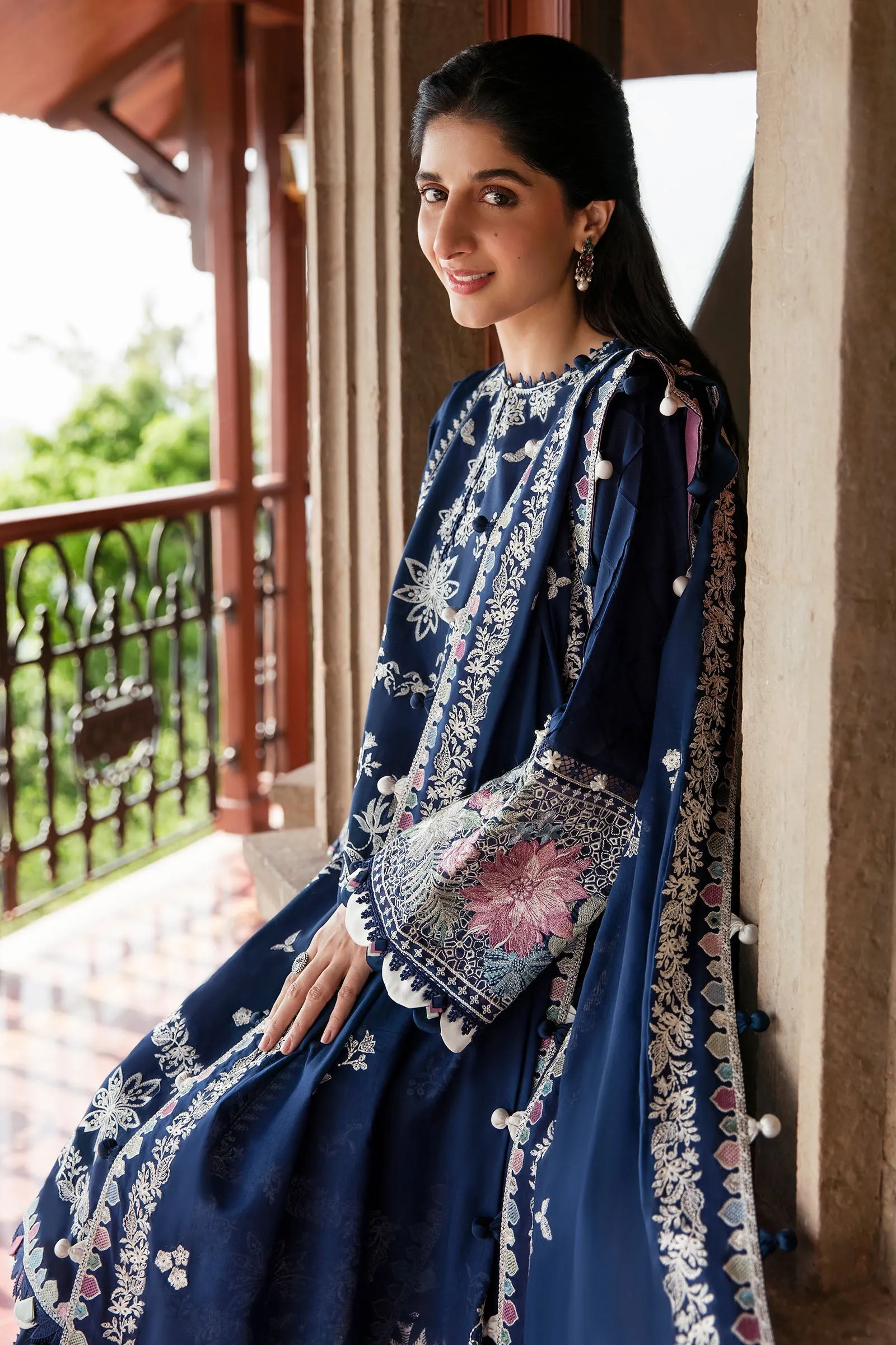 Zaha Festive Lawn Collection – SERRA (ZF23-03)